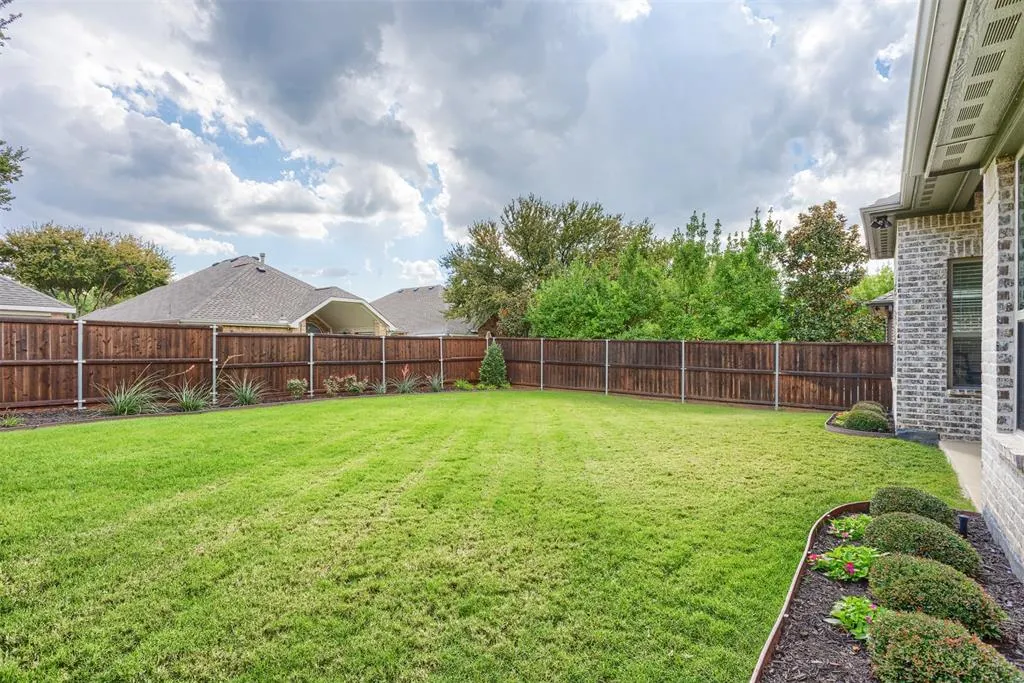 8805 Abbington Place