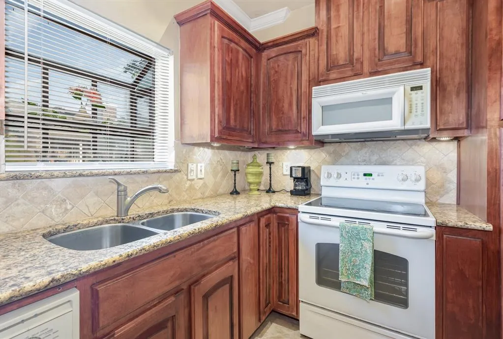 5859 Frankford Road, #802