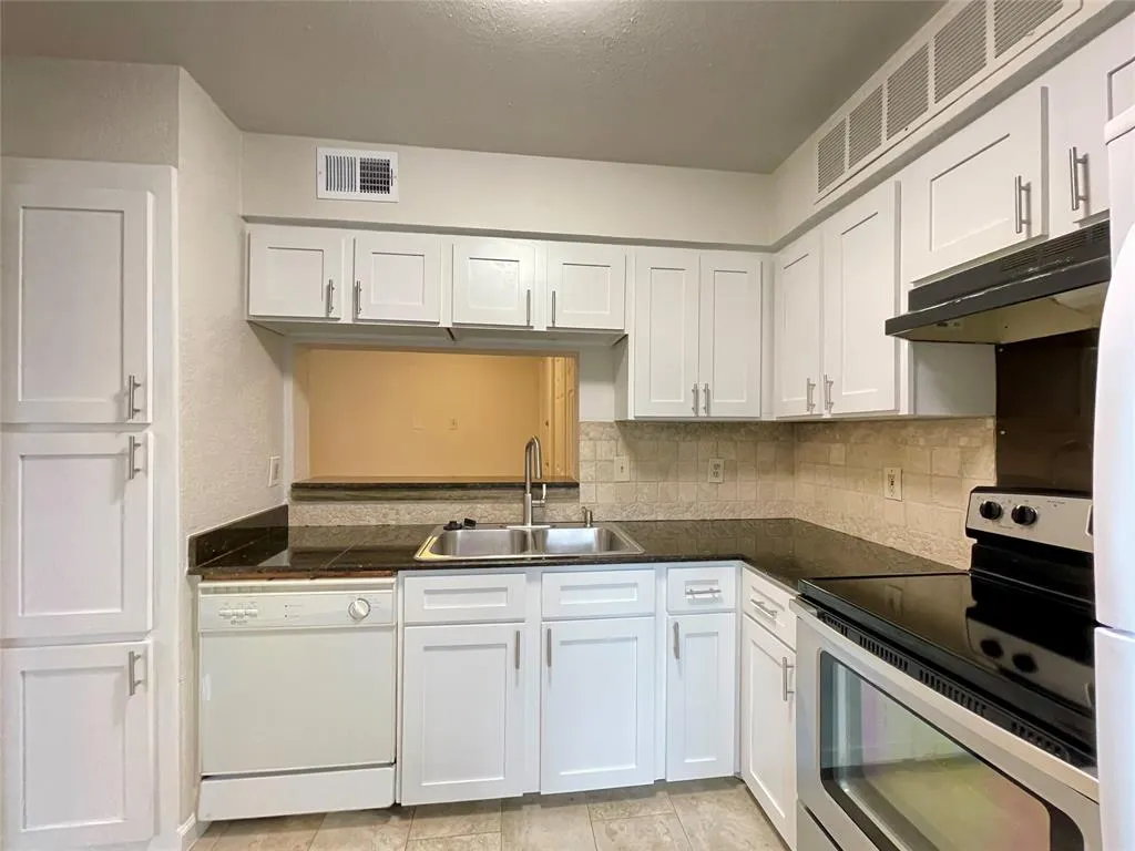 336 Melrose Drive, #5C