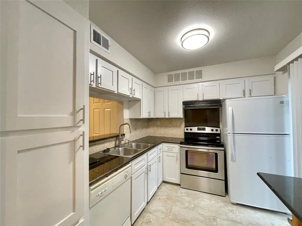 336 Melrose Drive, #5C