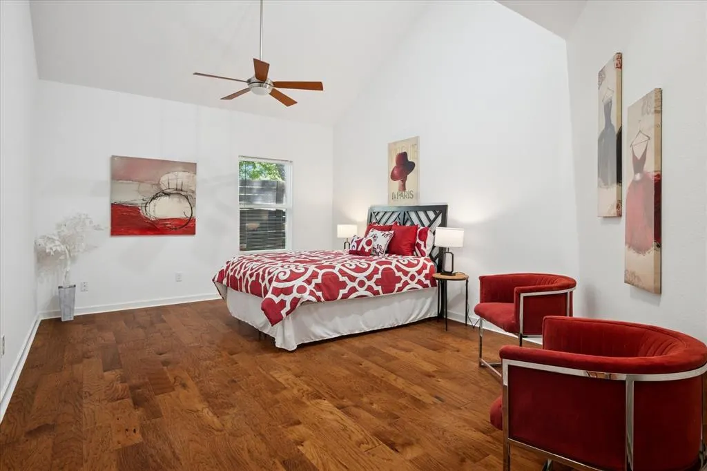 8702 San Fernando Way