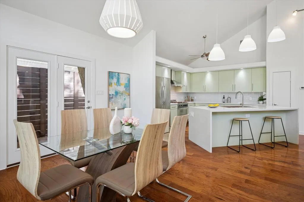 8702 San Fernando Way