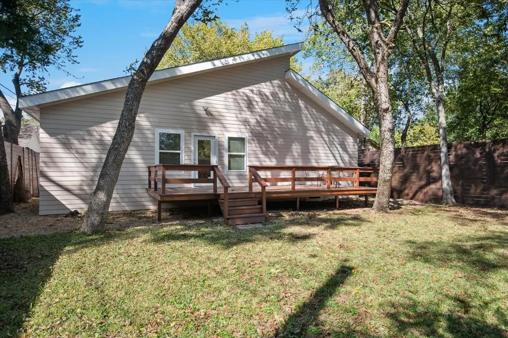 8702 San Fernando Way