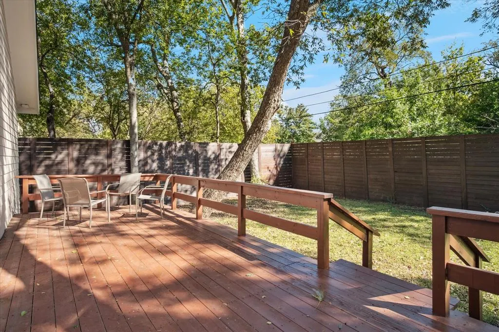 8702 San Fernando Way