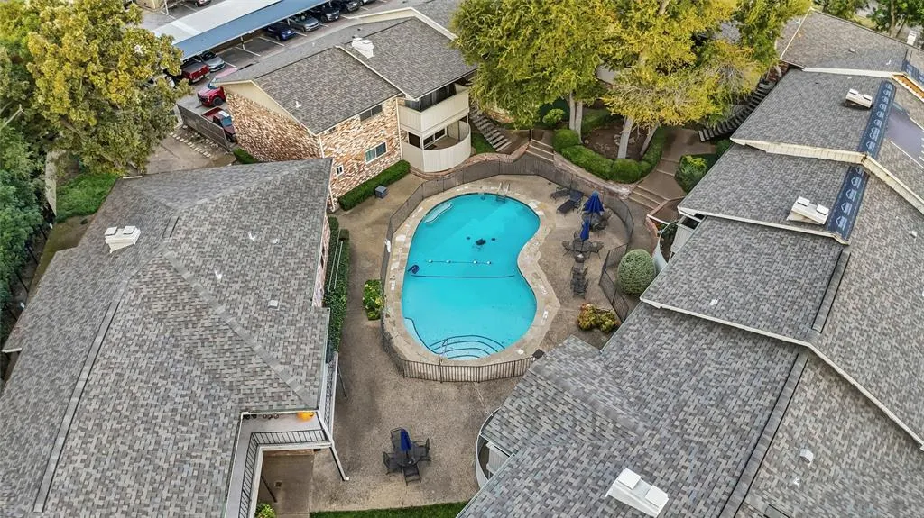 7806 Royal Lane, #123