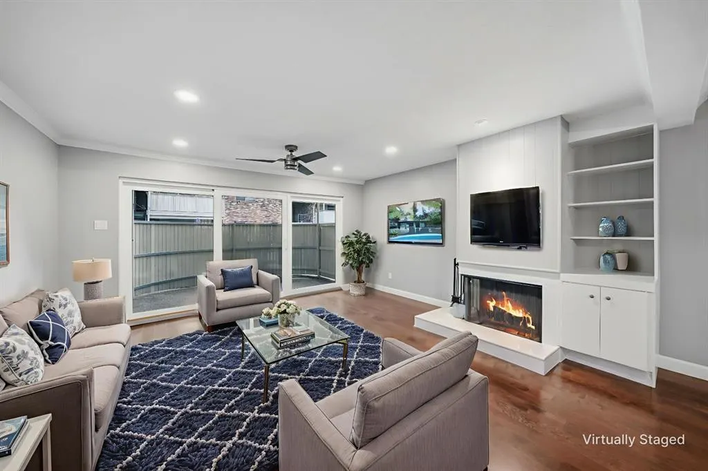 7806 Royal Lane, #123