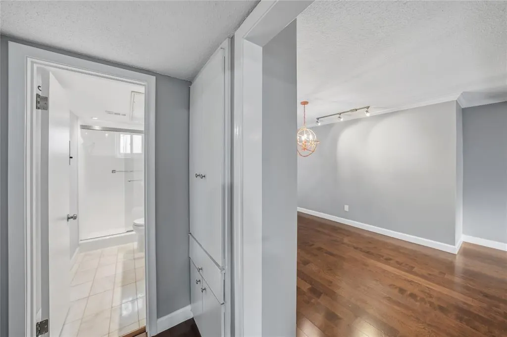 7806 Royal Lane, #123