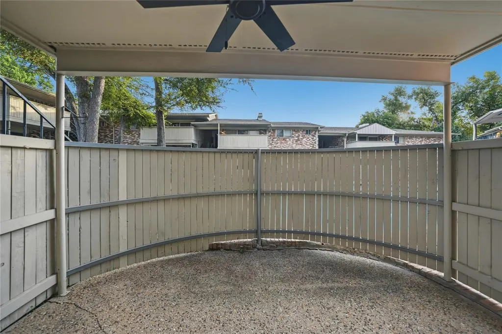 7806 Royal Lane, #123