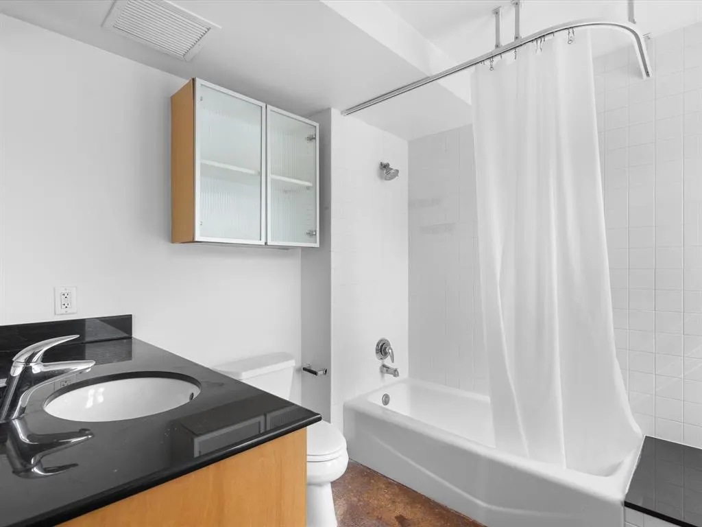 329 E Colorado Boulevard, #202