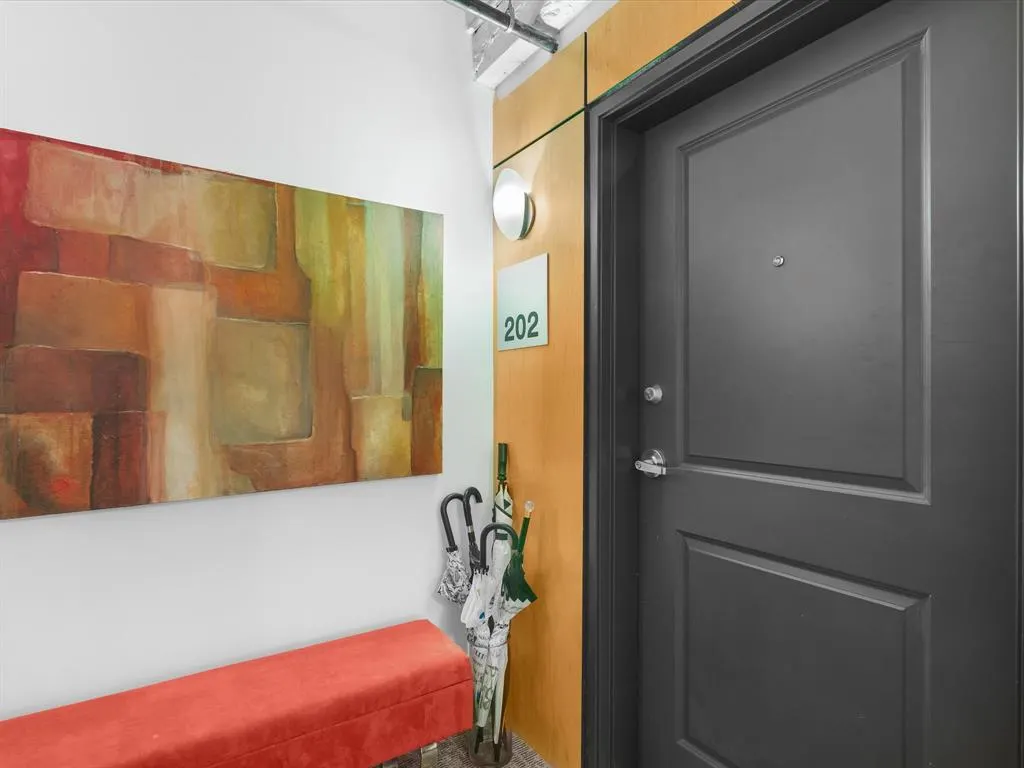 329 E Colorado Boulevard, #202