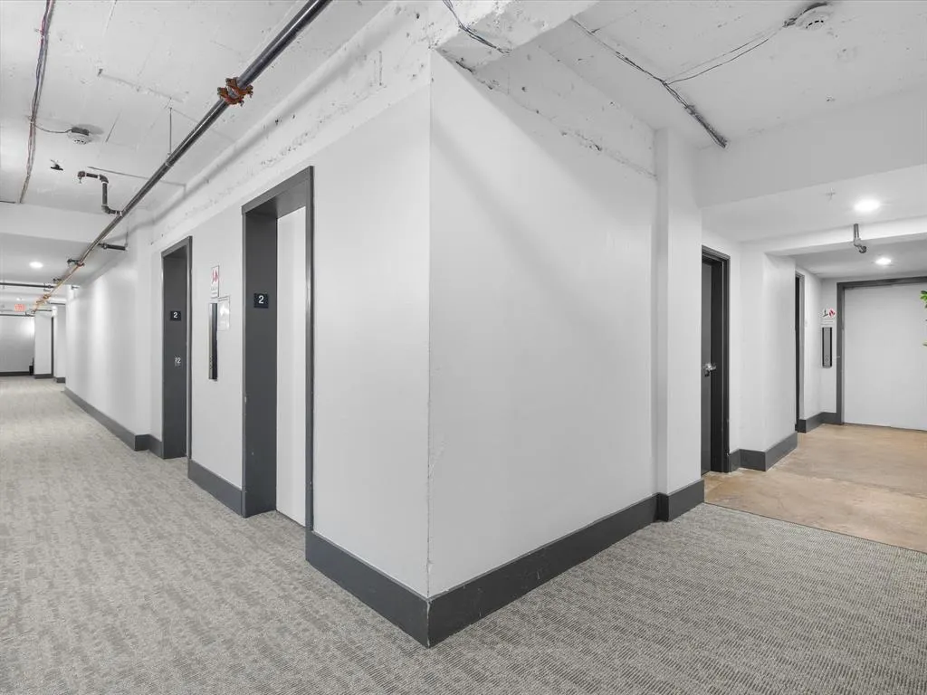 329 E Colorado Boulevard, #202