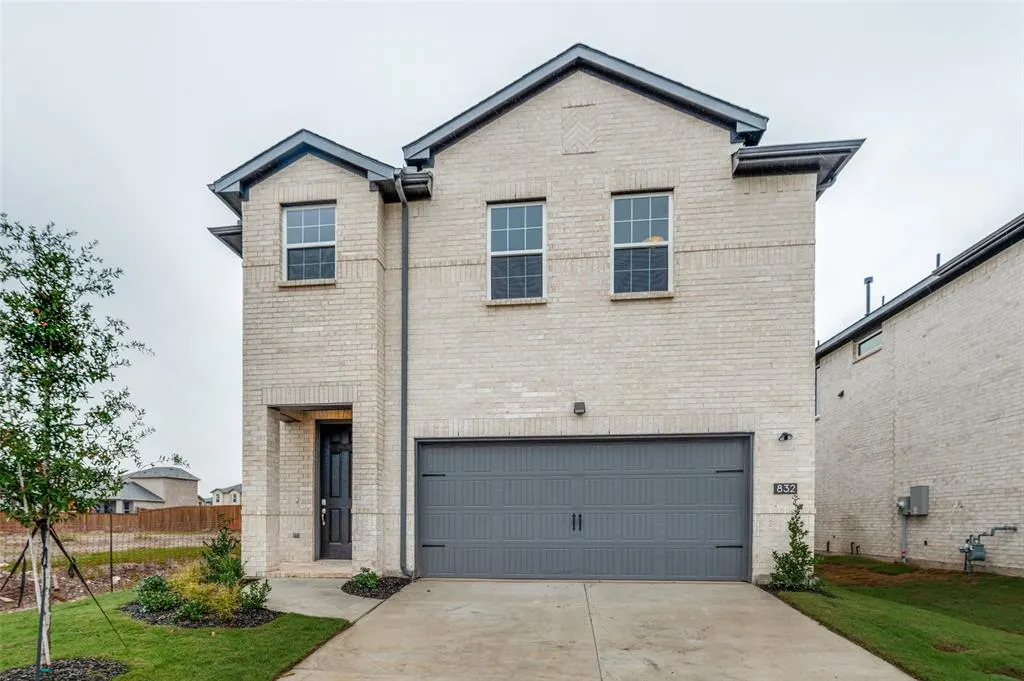 832 Santa Lucia Drive