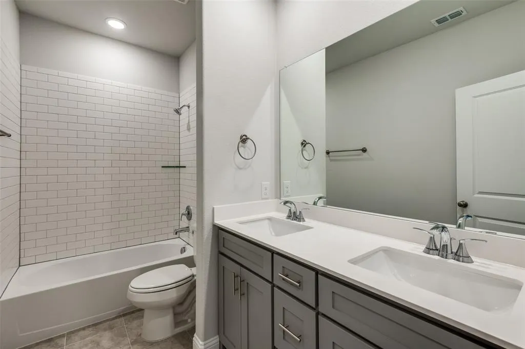 832 Santa Lucia Drive