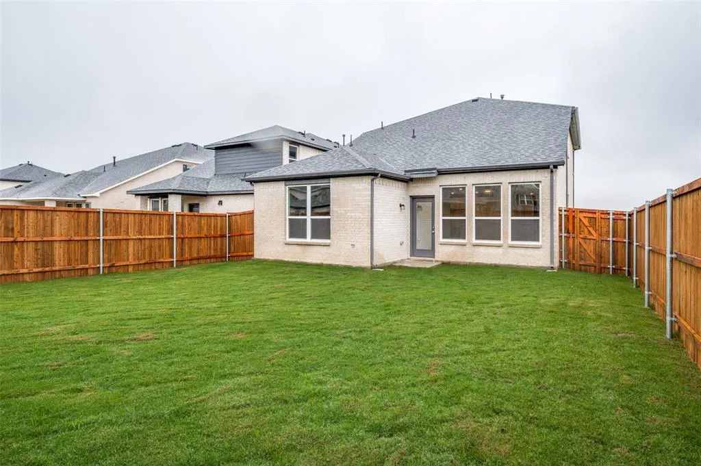 832 Santa Lucia Drive