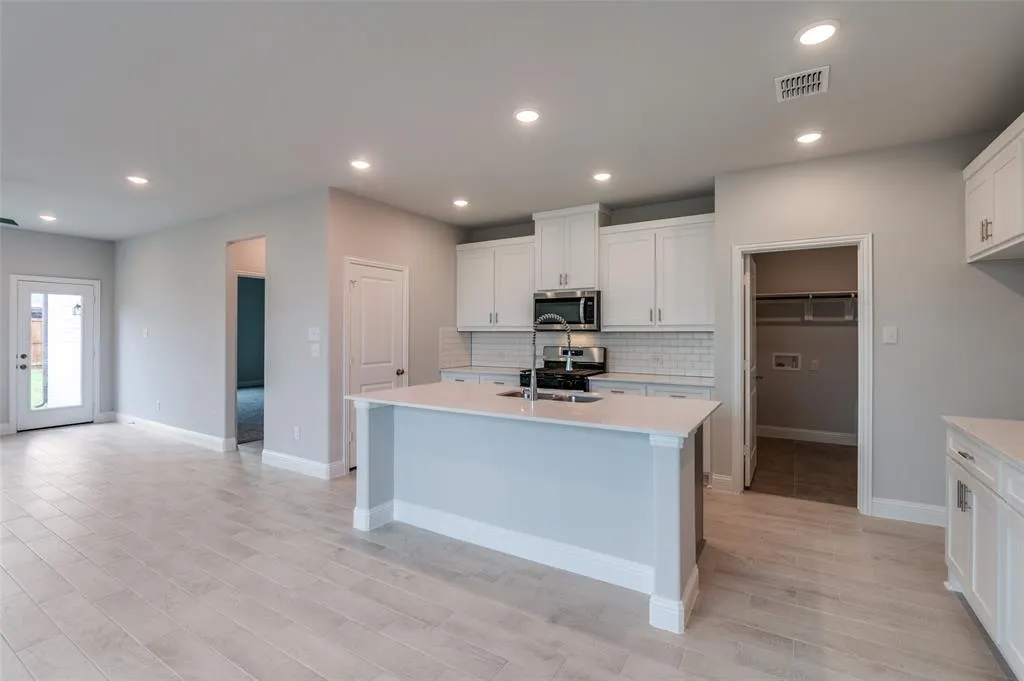 832 Santa Lucia Drive