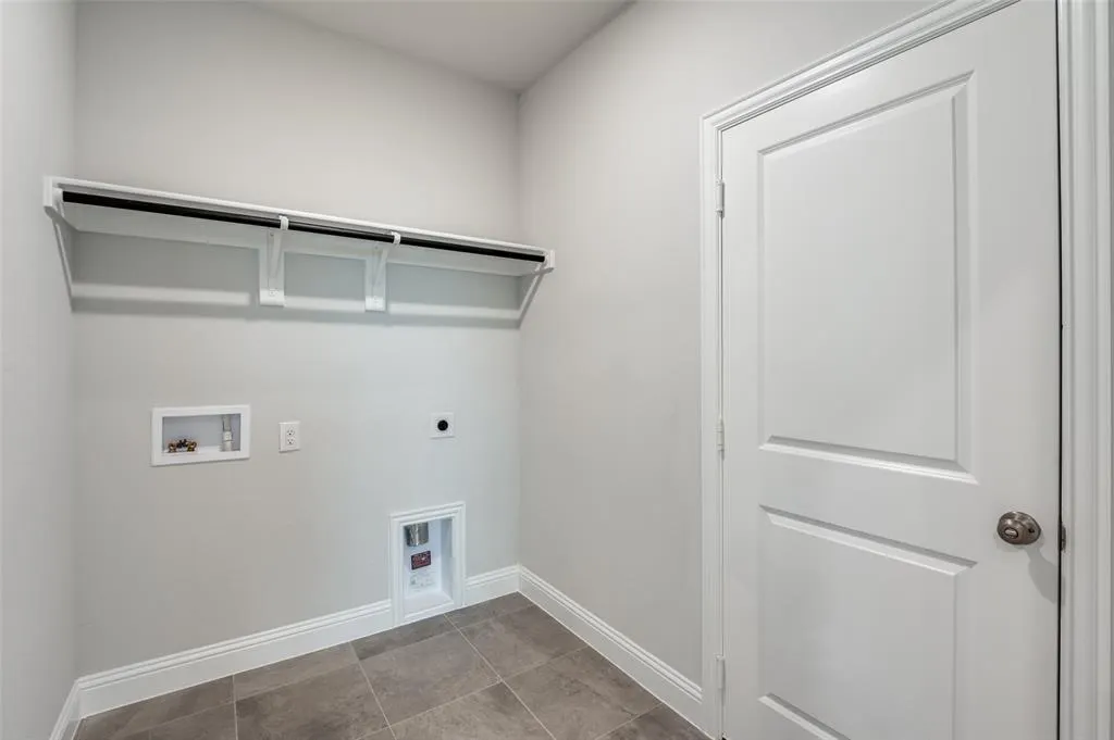 832 Santa Lucia Drive