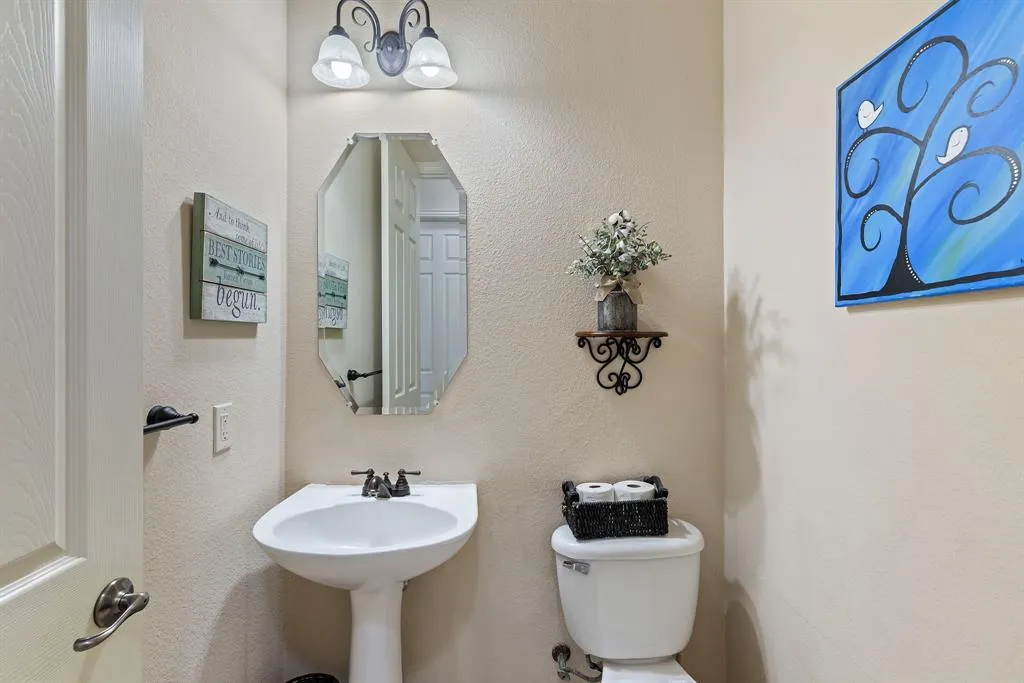 6416 Castle Rock Circle