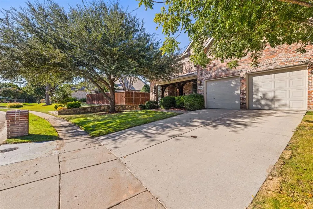 6416 Castle Rock Circle