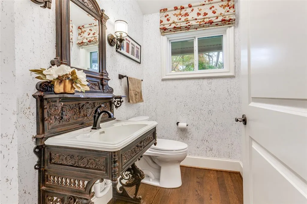 804 Saint Lukes Drive