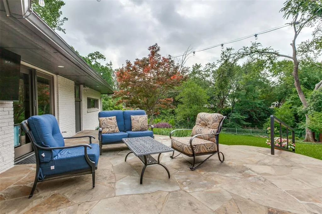 804 Saint Lukes Drive