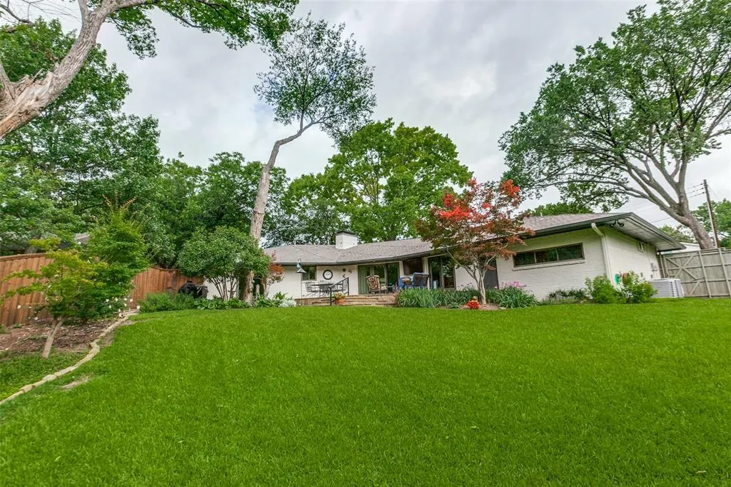 804 Saint Lukes Drive