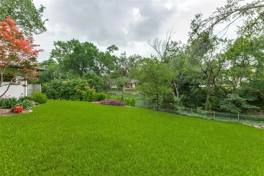 804 Saint Lukes Drive