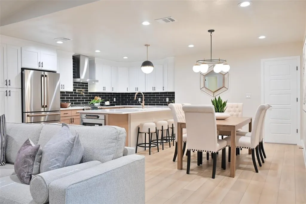 2838 W Kiest Boulevard