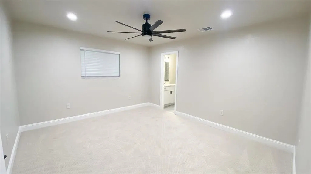 2838 W Kiest Boulevard