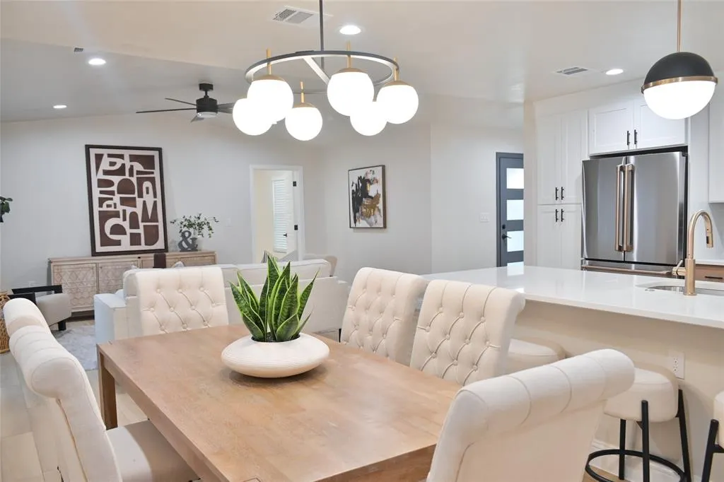 2838 W Kiest Boulevard