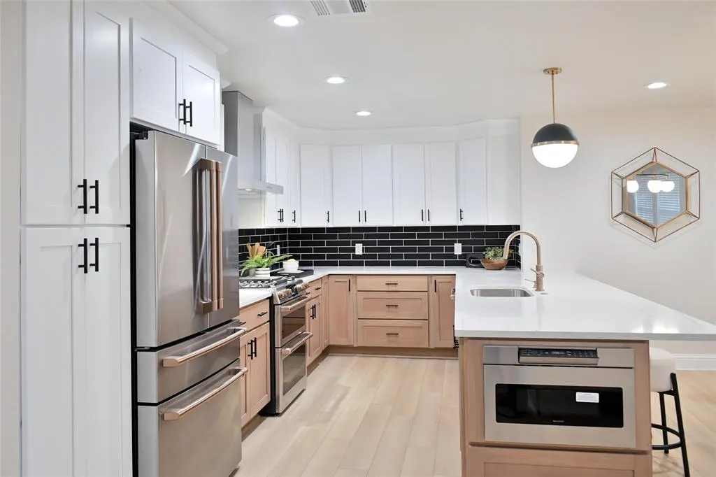 2838 W Kiest Boulevard