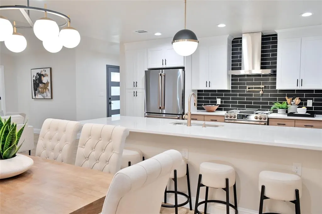 2838 W Kiest Boulevard