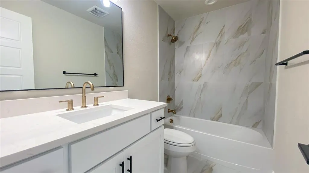 2838 W Kiest Boulevard