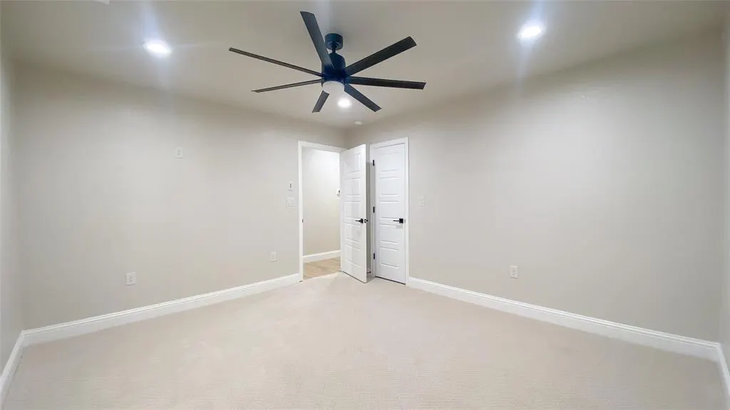 2838 W Kiest Boulevard