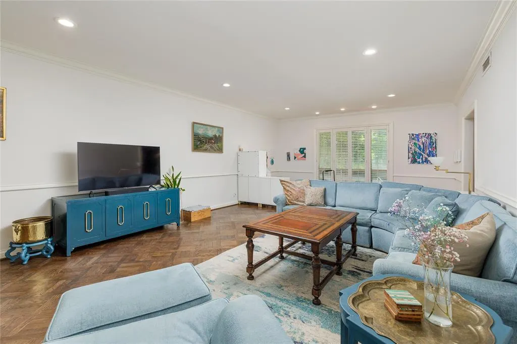 6126 Averill Way, #103W