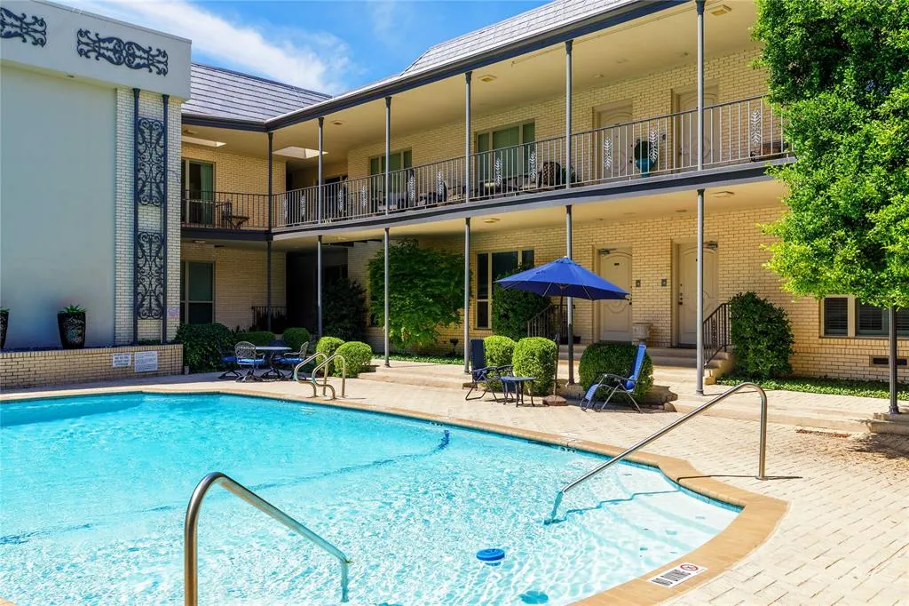 6126 Averill Way, #103W