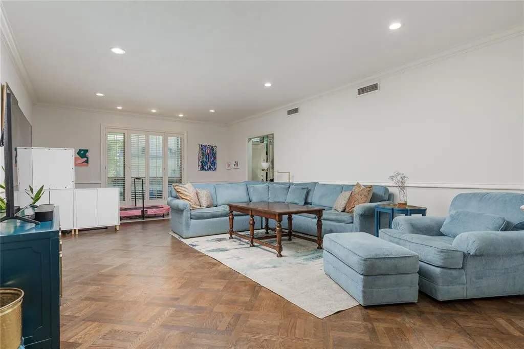 6126 Averill Way, #103W