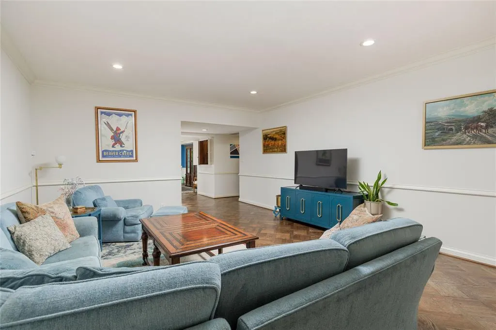 6126 Averill Way, #103W