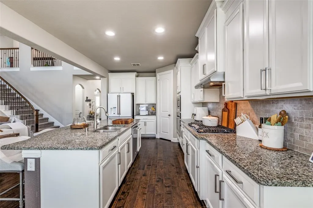 2920 Clearwater Drive