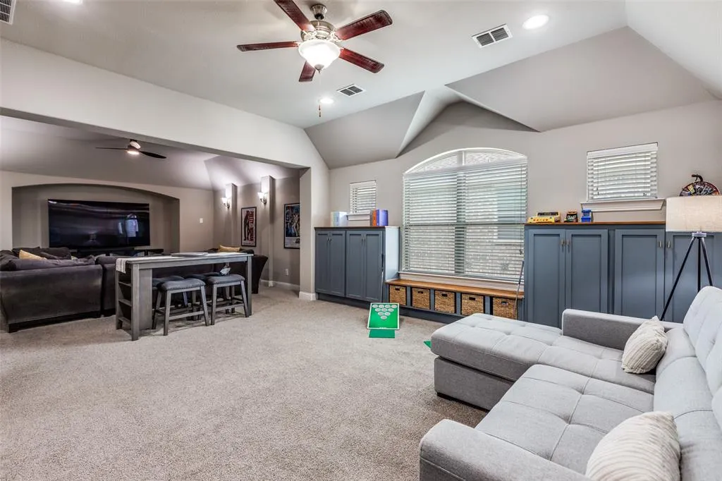 2920 Clearwater Drive