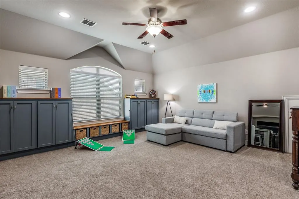 2920 Clearwater Drive