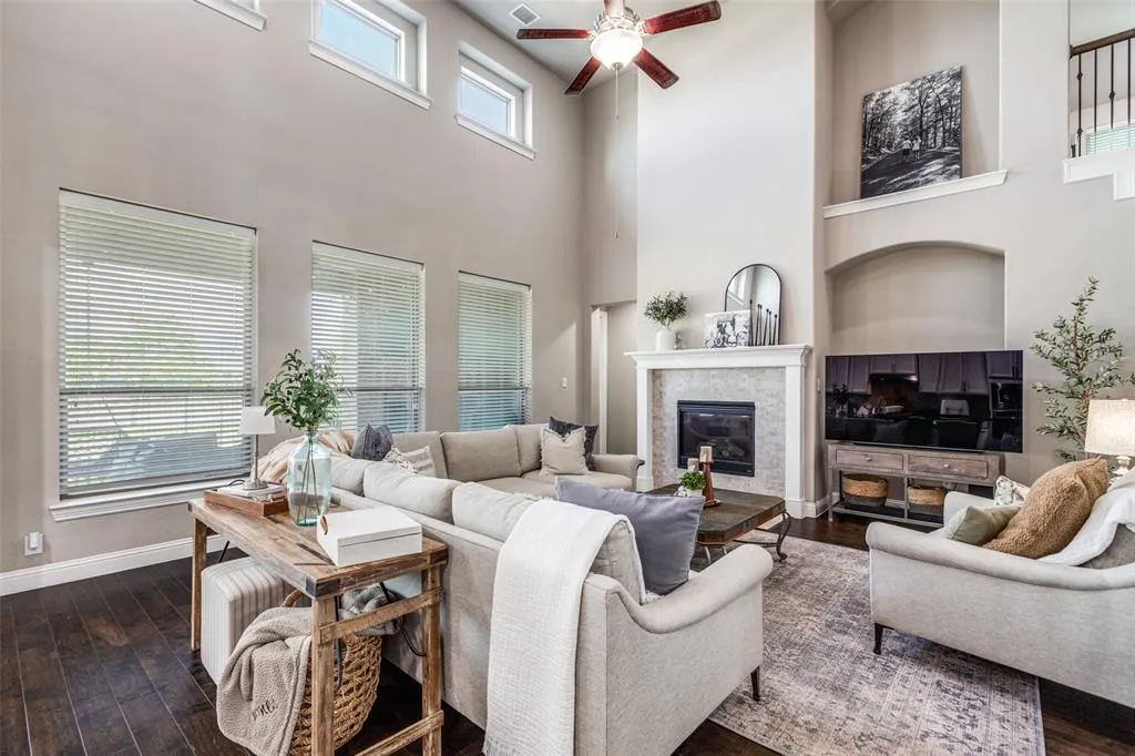 2920 Clearwater Drive