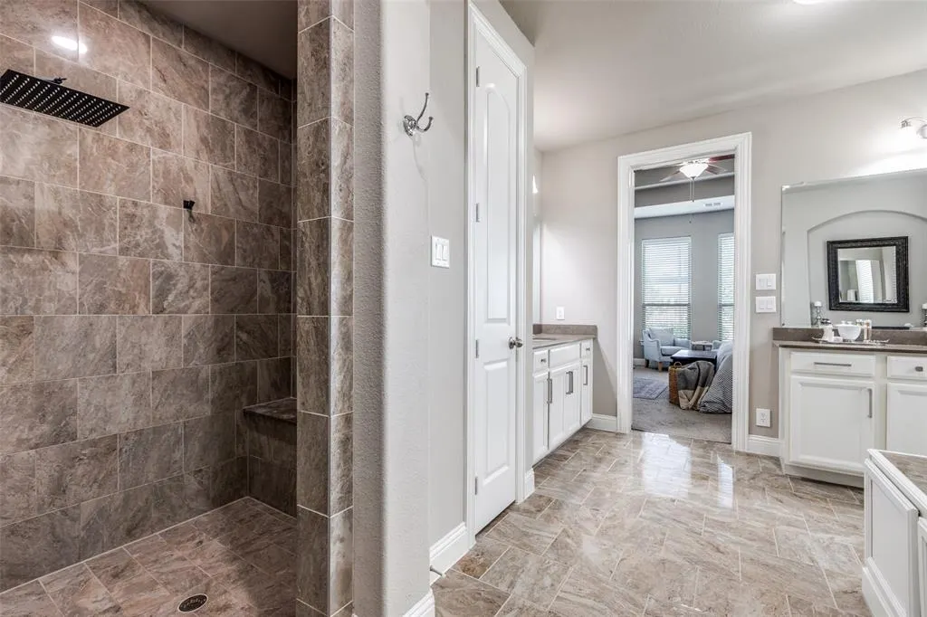 2920 Clearwater Drive