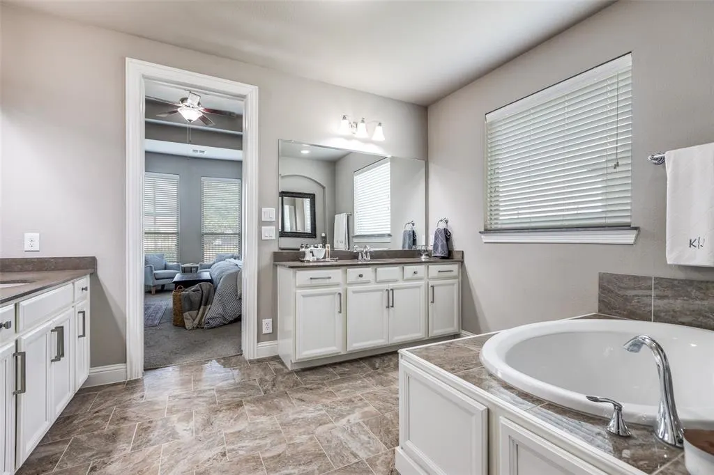 2920 Clearwater Drive