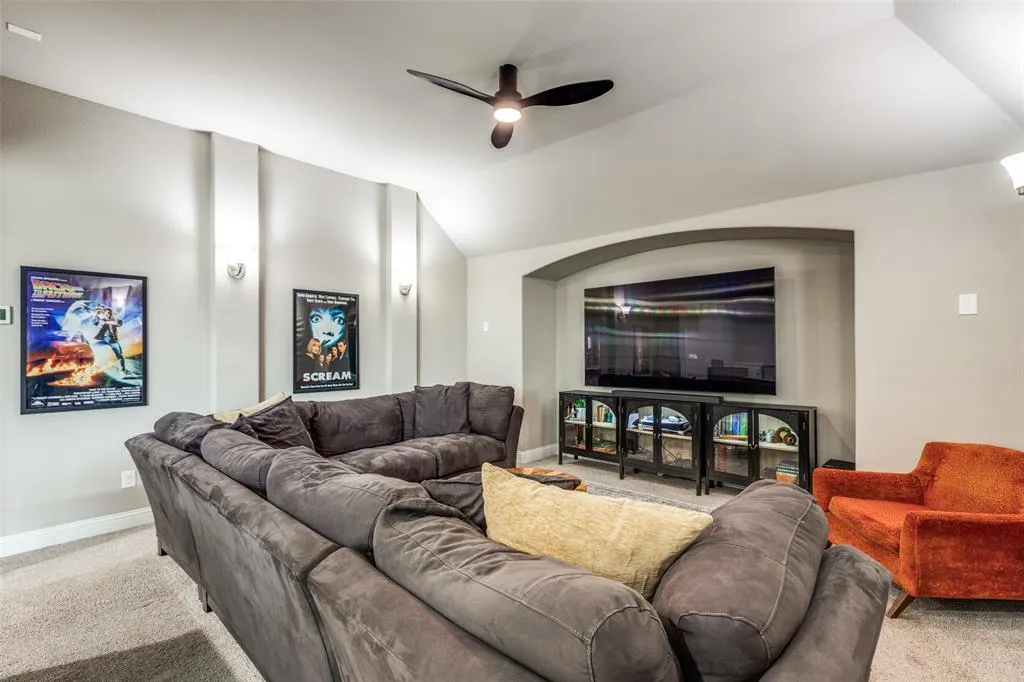 2920 Clearwater Drive