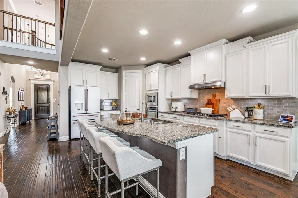 2920 Clearwater Drive