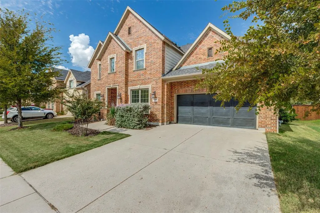 2920 Clearwater Drive