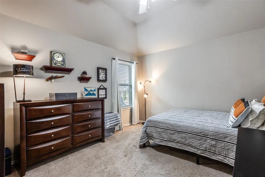 2920 Clearwater Drive