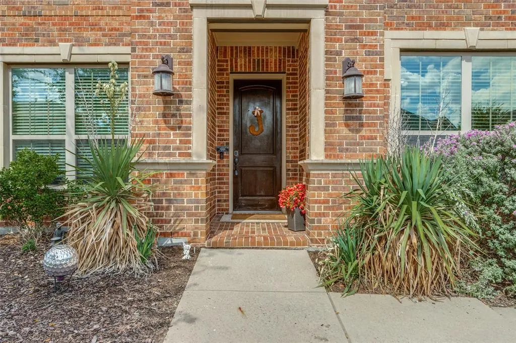 2920 Clearwater Drive