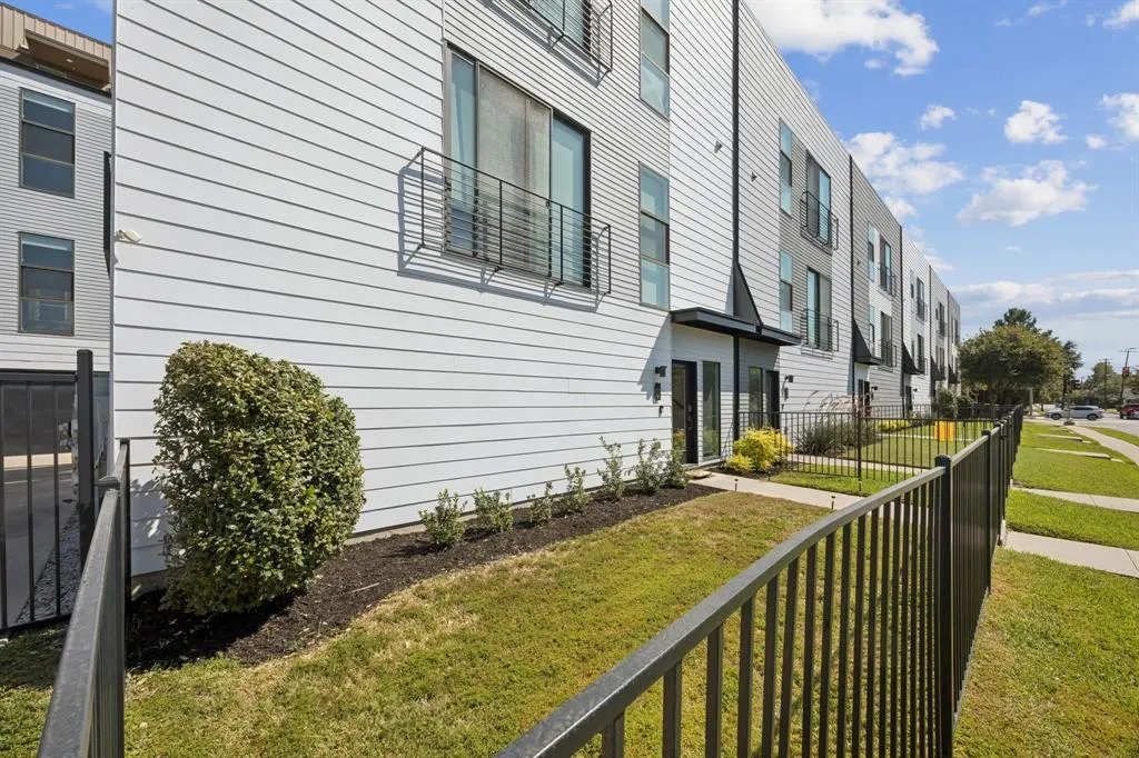 4901 Live Oak Street