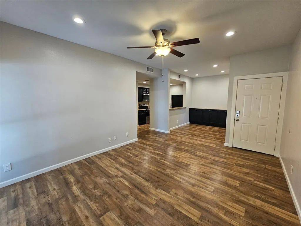 8601 Park Lane, #522